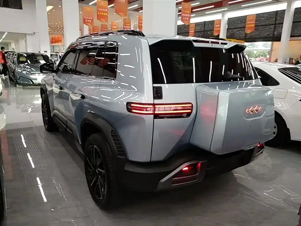 Titanium 3 2025 Model 501KM AWD Ultra Edition — миниатюра 5