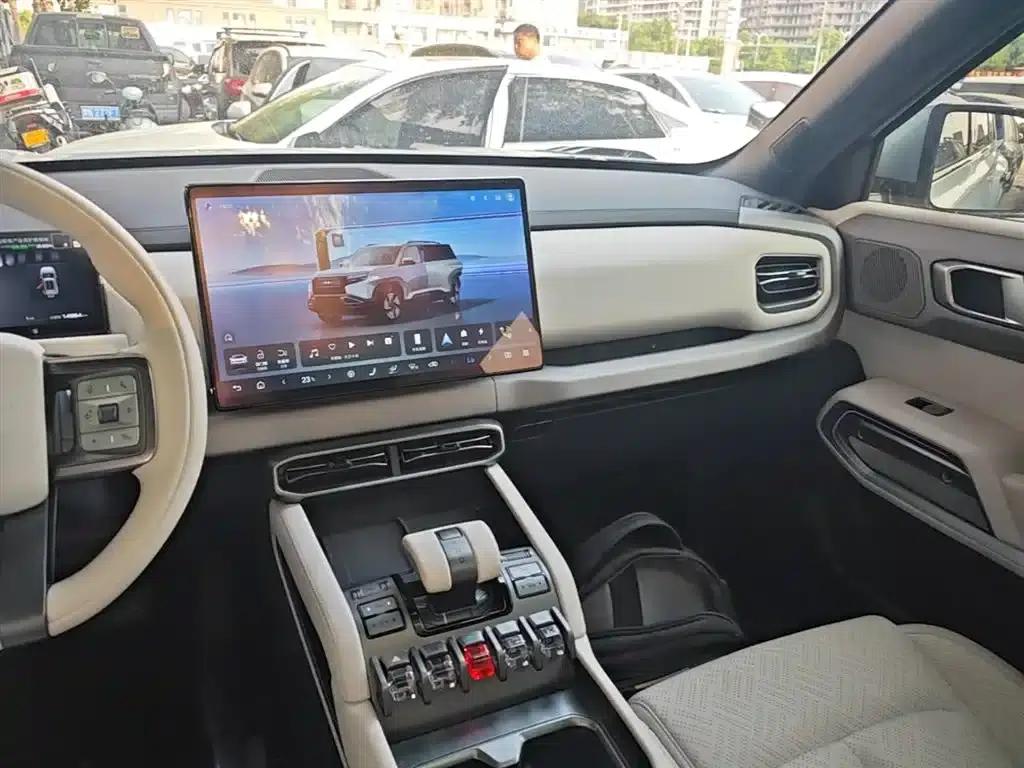 Titanium 3 2025 Model 501KM Rear-Wheel Drive Max Edition — миниатюра 13