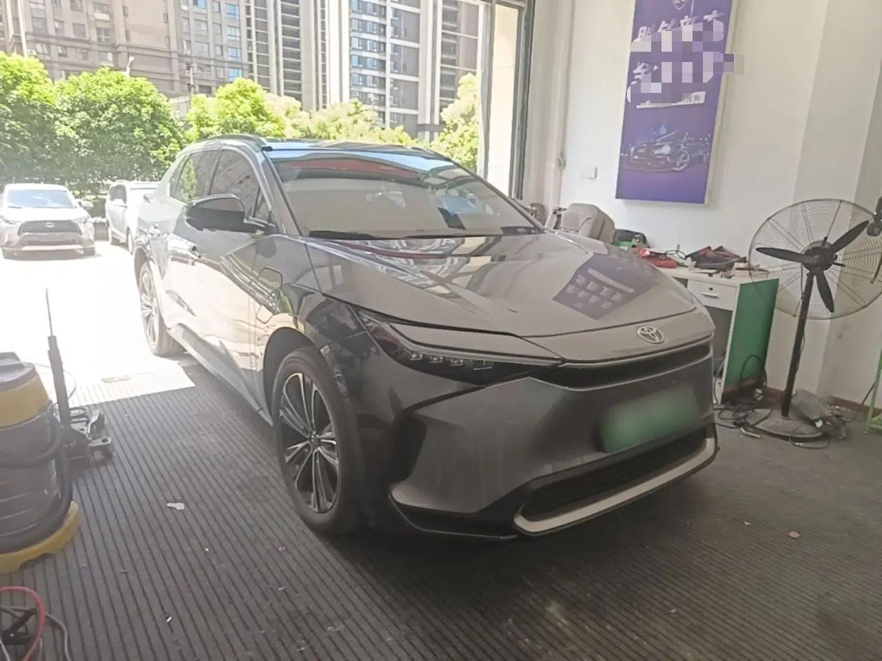Toyota GAC bZ4X 2022 X-MODE Four-Wheel Drive Ultra — миниатюра 3