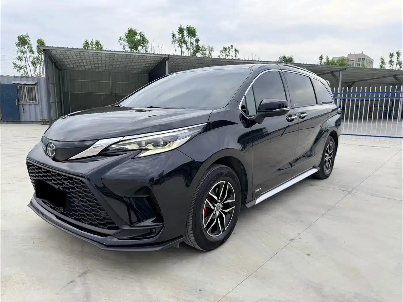 2024 Grevia 2.5L Hybrid Luxury Edition — миниатюра 1
