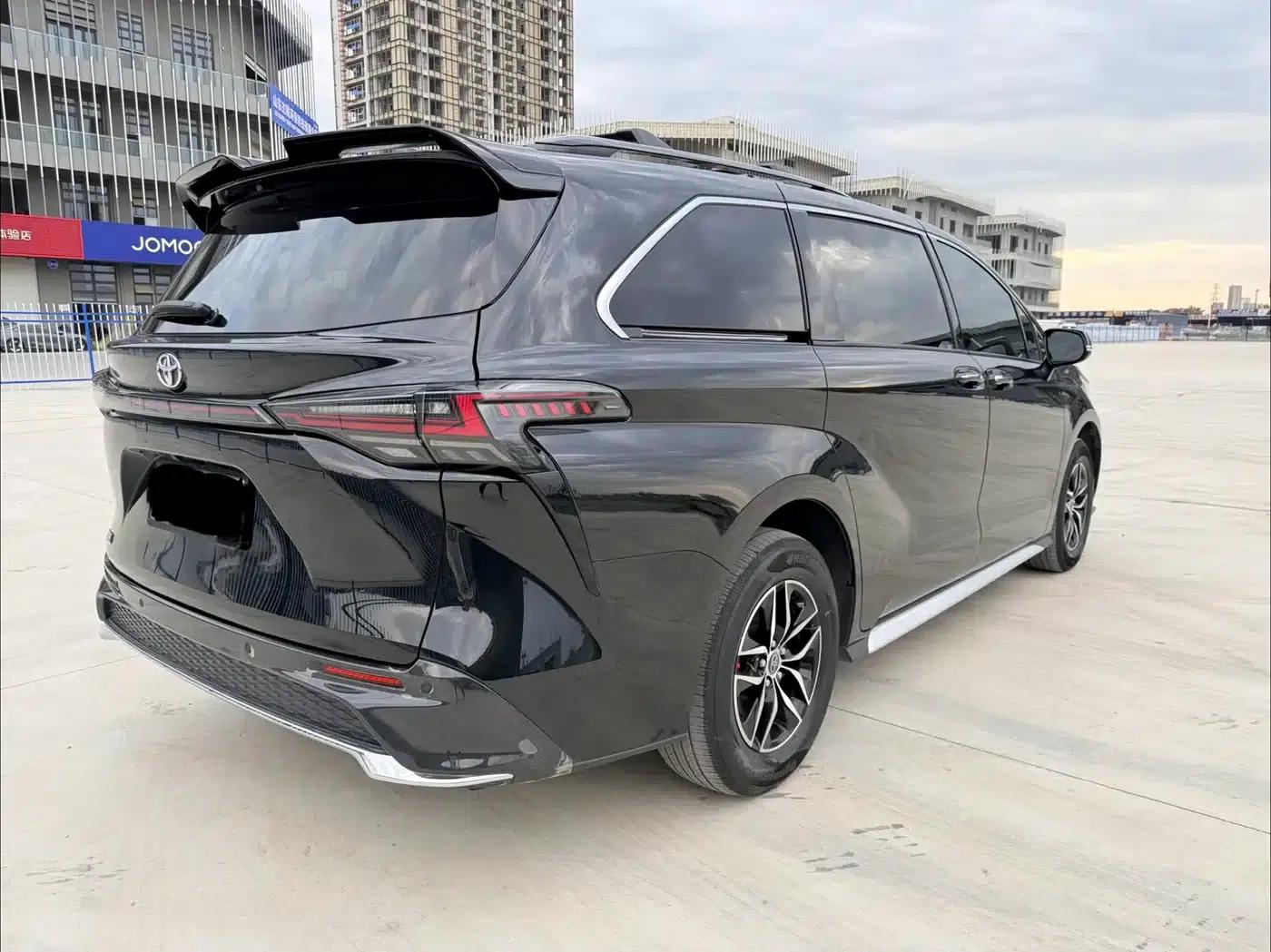 2024 Grevia 2.5L Hybrid Luxury Edition — миниатюра 3