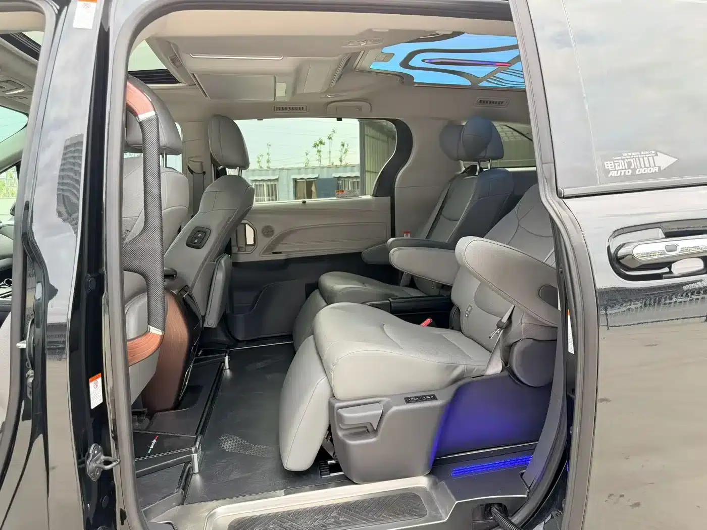 2024 Grevia 2.5L Hybrid Luxury Edition — миниатюра 9