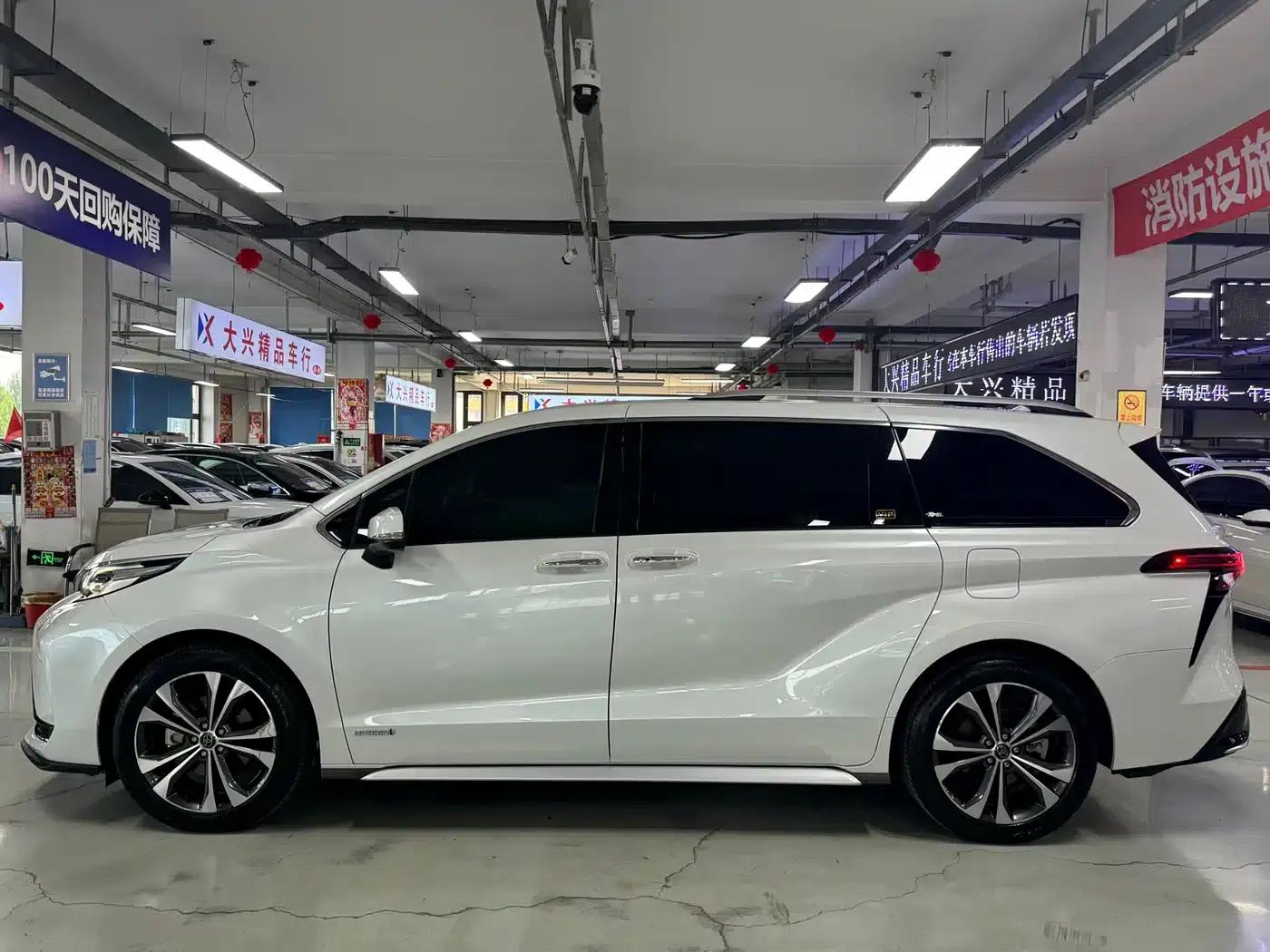 2023 Grevia 2.5L Hybrid VIP Edition — миниатюра 4