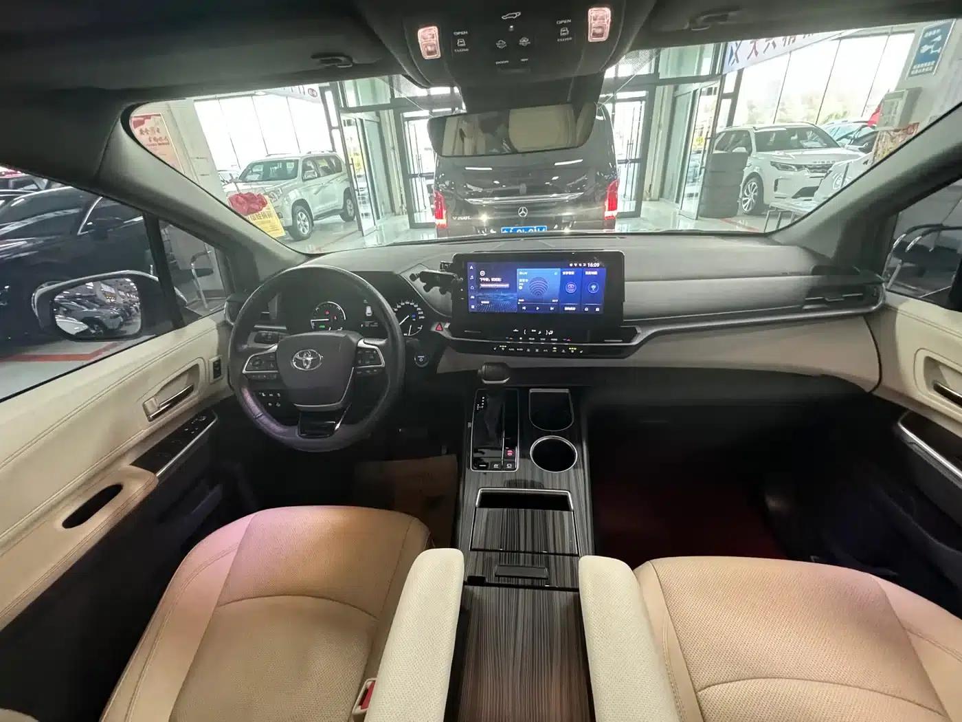 2023 Grevia 2.5L Hybrid VIP Edition — миниатюра 8