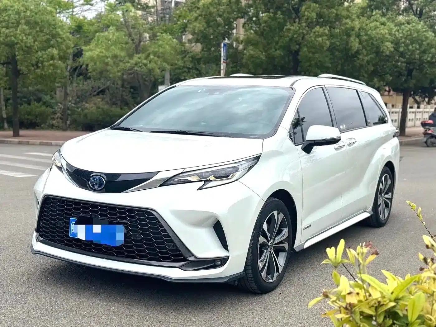 2024 Grevia 2.5L Hybrid Flagship ULTRA Edition — миниатюра 2