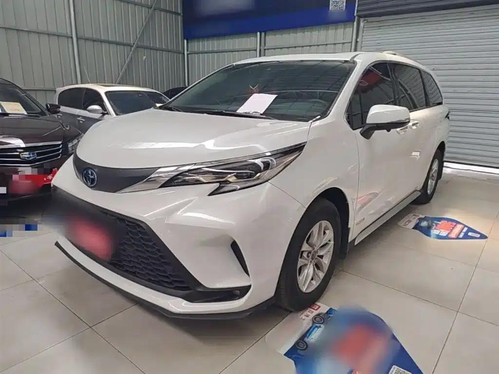 2024 Grevia 2.5L Hybrid Comfort Edition — миниатюра 1