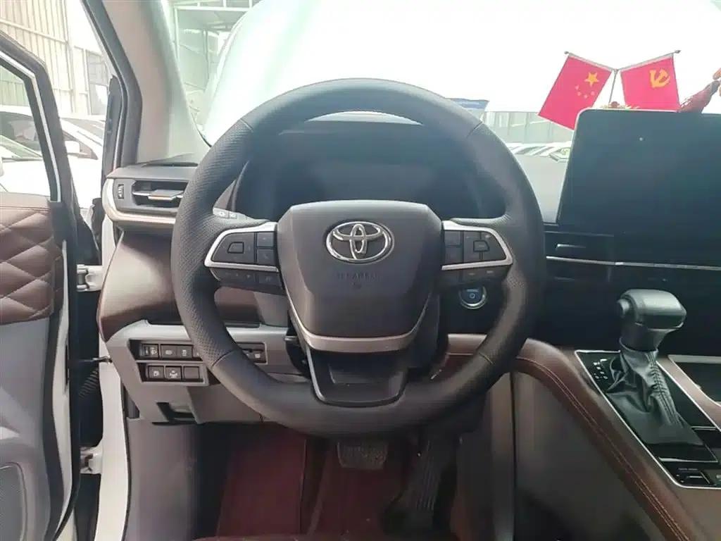 2024 Grevia 2.5L Hybrid Comfort Edition — миниатюра 11