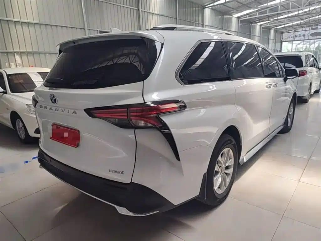 2024 Grevia 2.5L Hybrid Comfort Edition — миниатюра 7