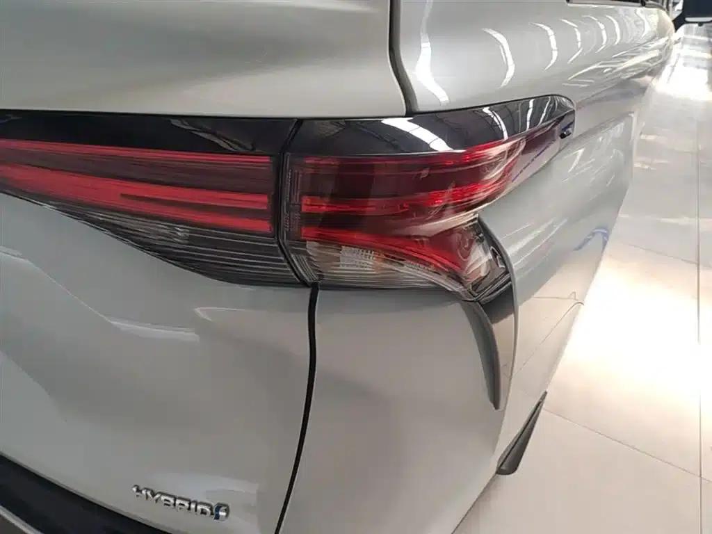 2024 Grevia 2.5L Hybrid Comfort Edition — миниатюра 8