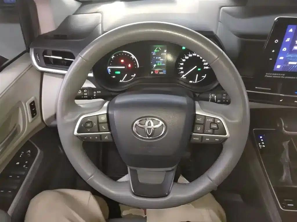 2023 Grevia 2.5L Hybrid Premium Plus Edition — миниатюра 11