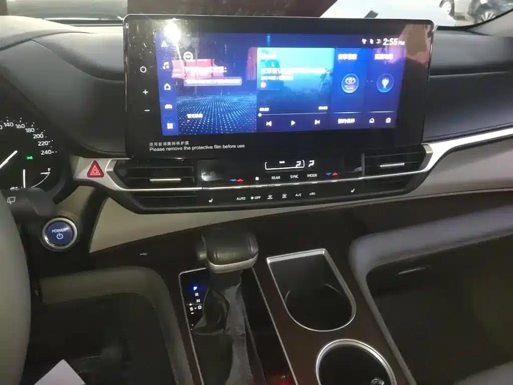 2023 Grevia 2.5L Hybrid Premium Plus Edition — миниатюра 13