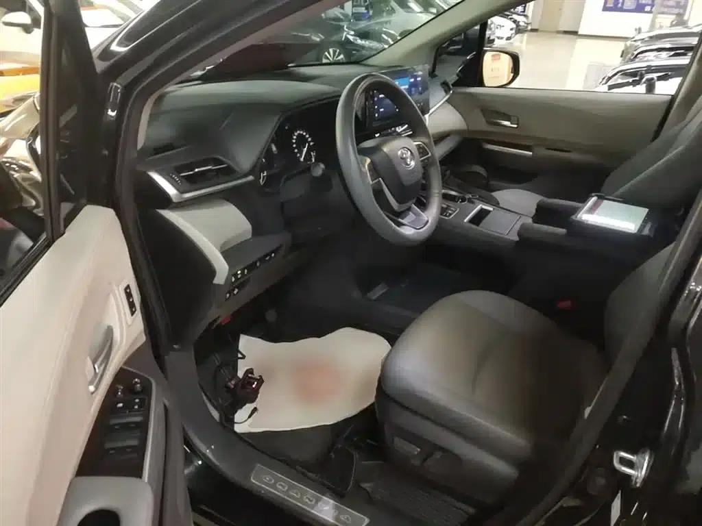 2023 Grevia 2.5L Hybrid Premium Plus Edition — миниатюра 16