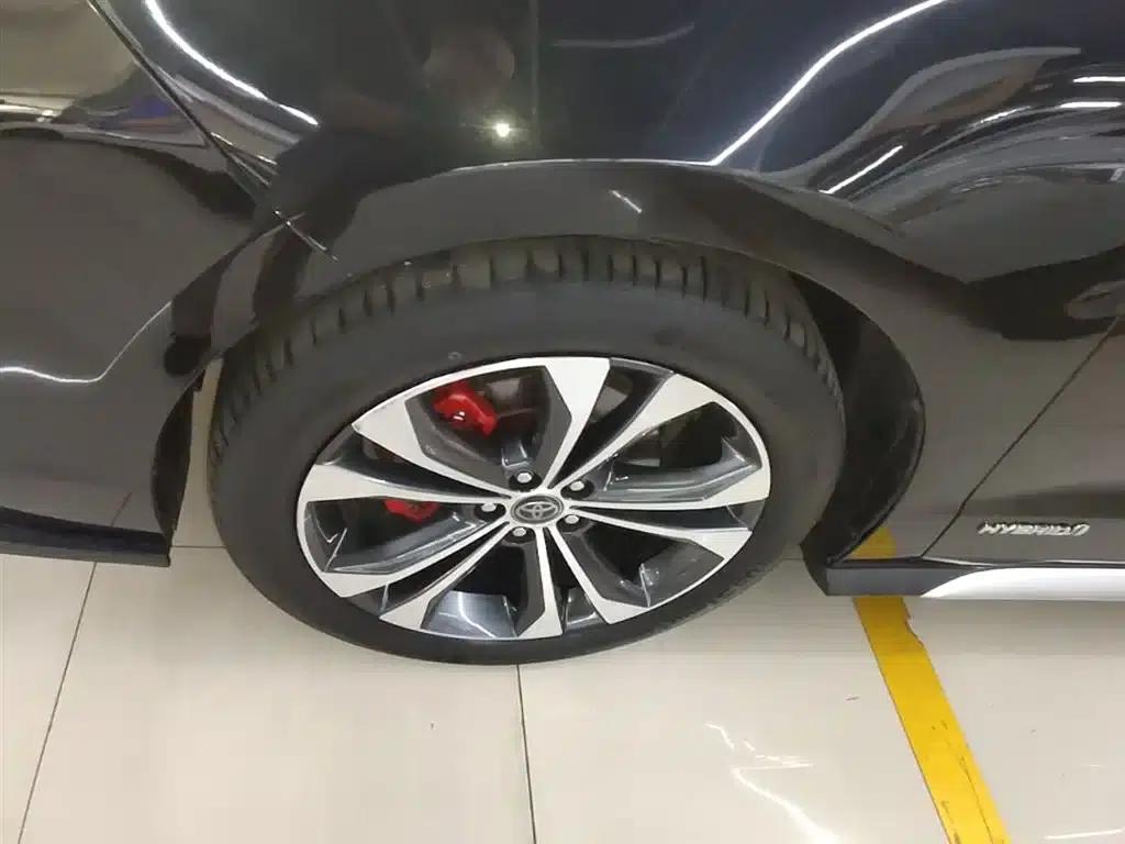 2023 Grevia 2.5L Hybrid Premium Plus Edition — миниатюра 23