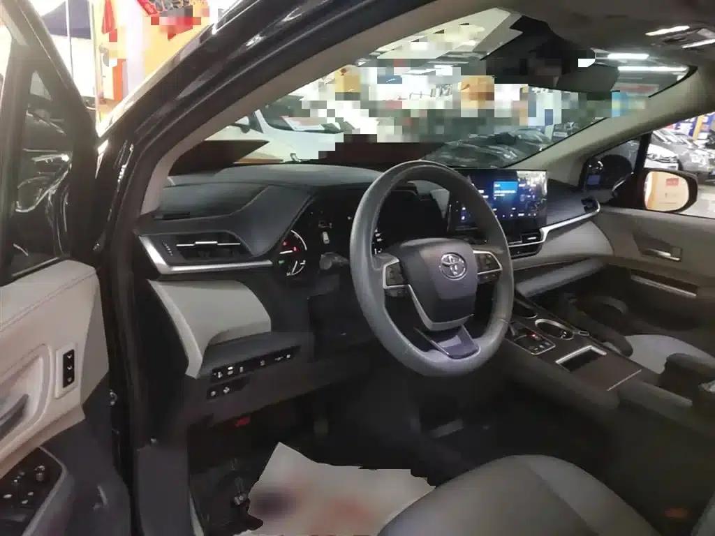 2023 Grevia 2.5L Hybrid Premium Plus Edition — миниатюра 10