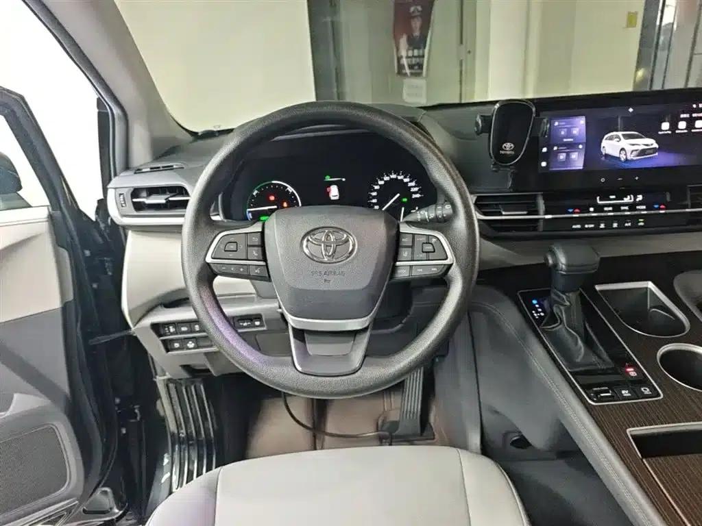 2024 Grevia 2.5L Hybrid Comfort Edition — миниатюра 11