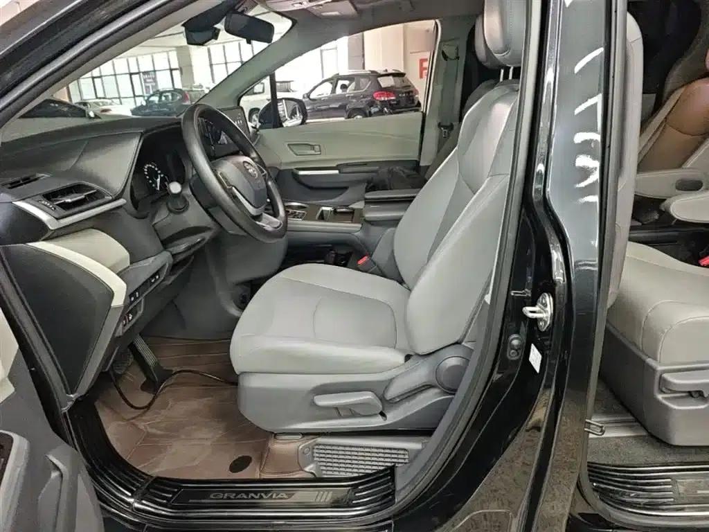 2024 Grevia 2.5L Hybrid Comfort Edition — миниатюра 15