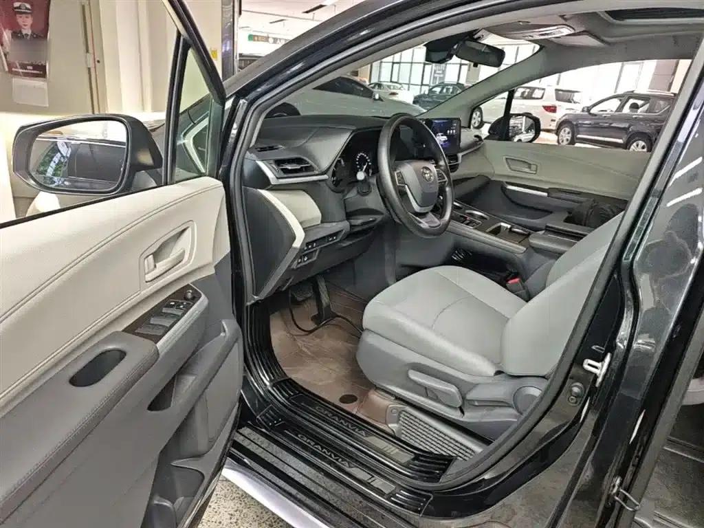 2024 Grevia 2.5L Hybrid Comfort Edition — миниатюра 16