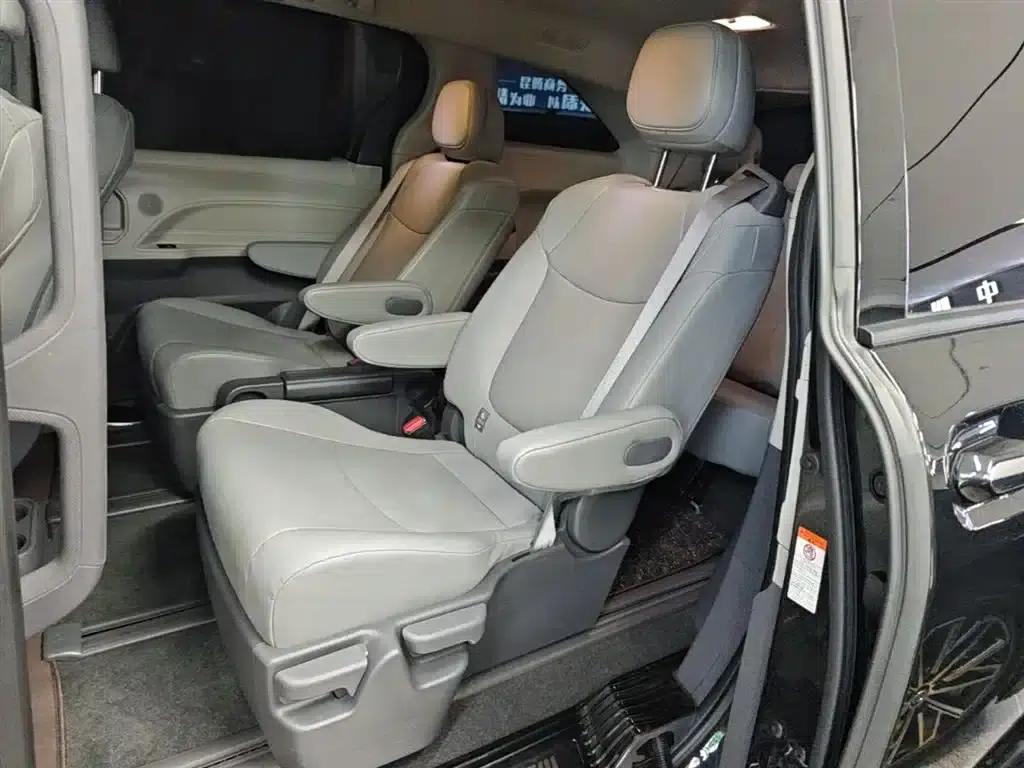 2024 Grevia 2.5L Hybrid Comfort Edition — миниатюра 17