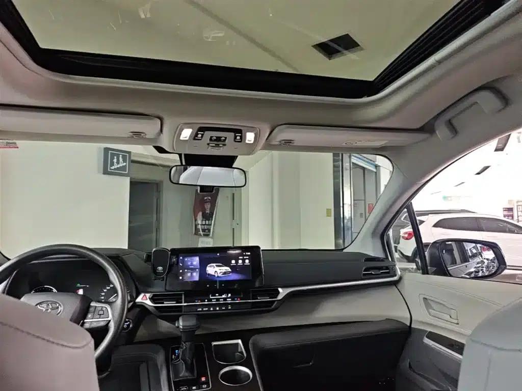 2024 Grevia 2.5L Hybrid Comfort Edition — миниатюра 18
