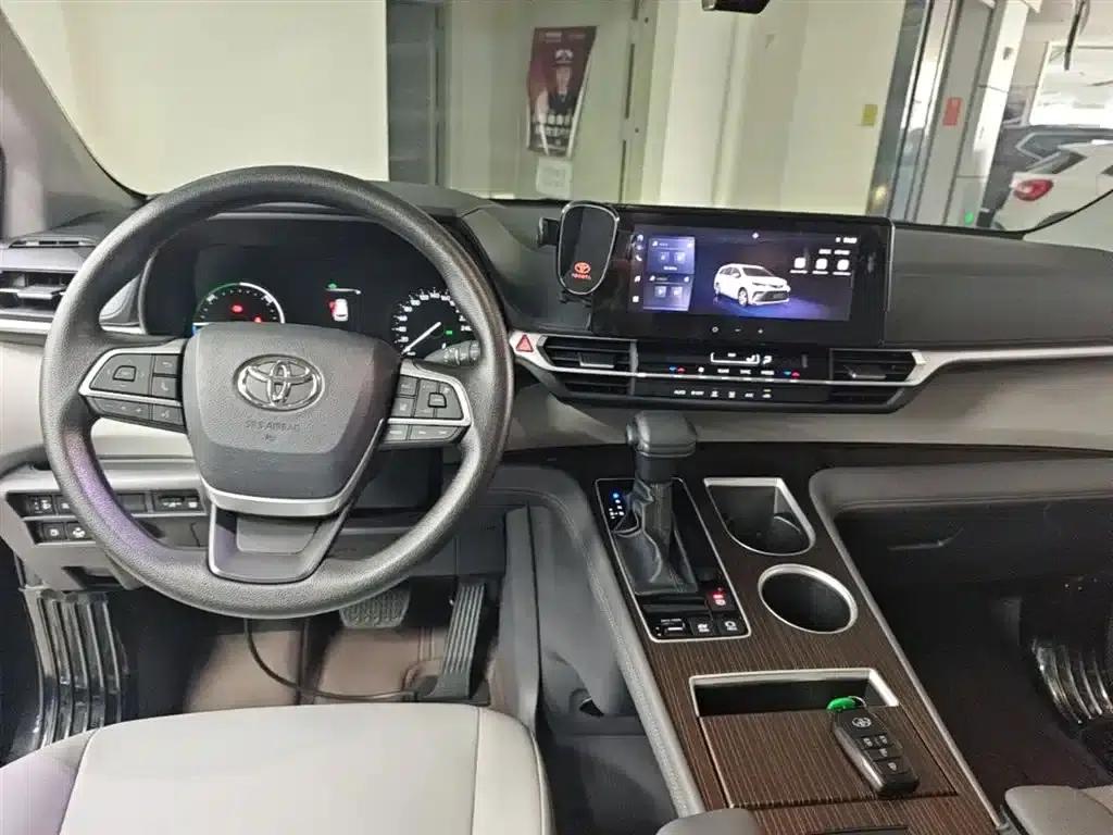 2024 Grevia 2.5L Hybrid Comfort Edition — миниатюра 10
