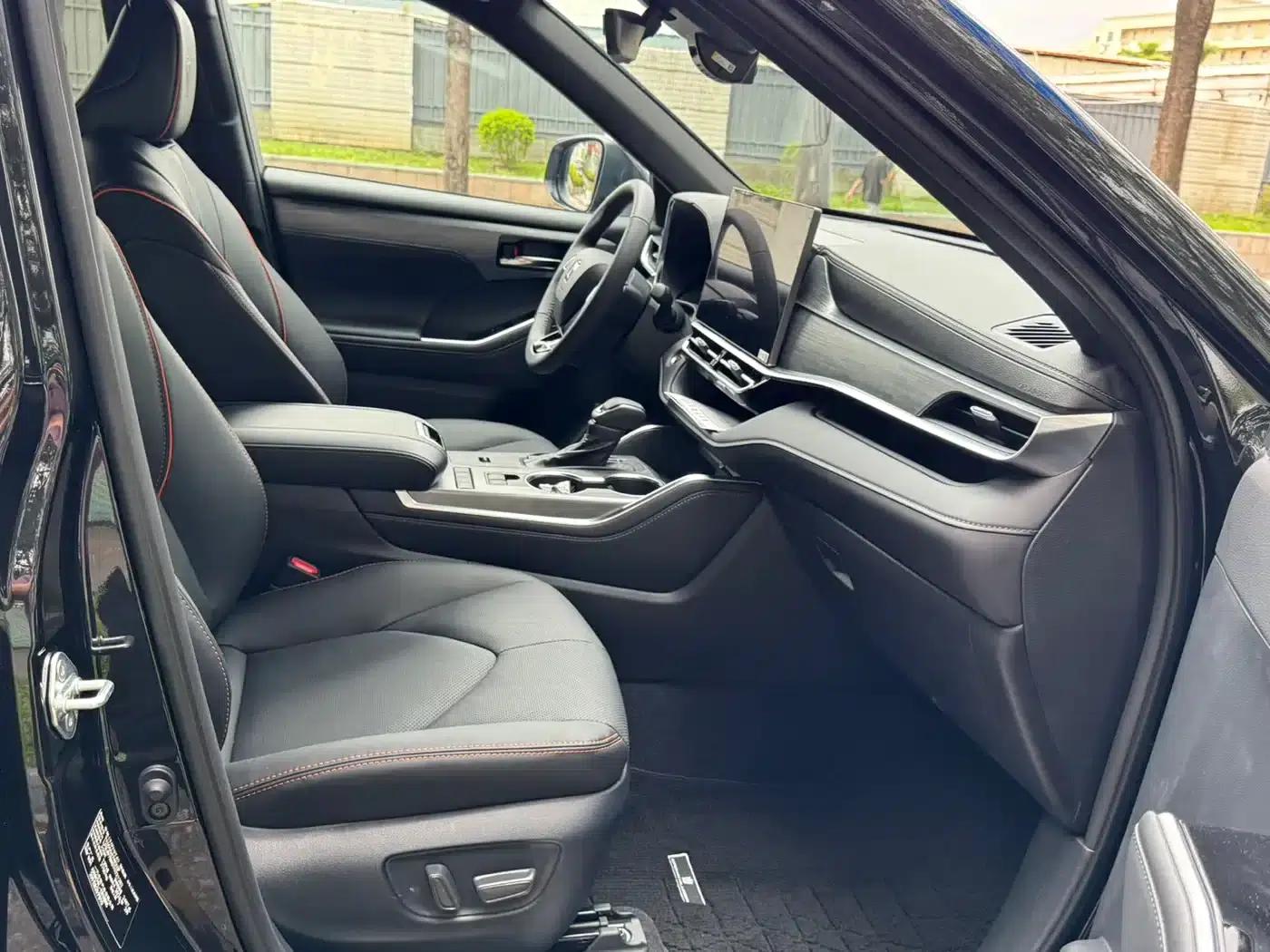 Crown Land Cruiser 2026 2.5L HEV 4WD Premium Edition — миниатюра 7