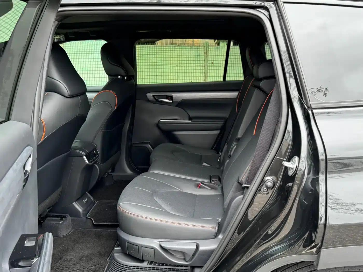 Crown Land Cruiser 2026 2.5L HEV 4WD Premium Edition — миниатюра 8
