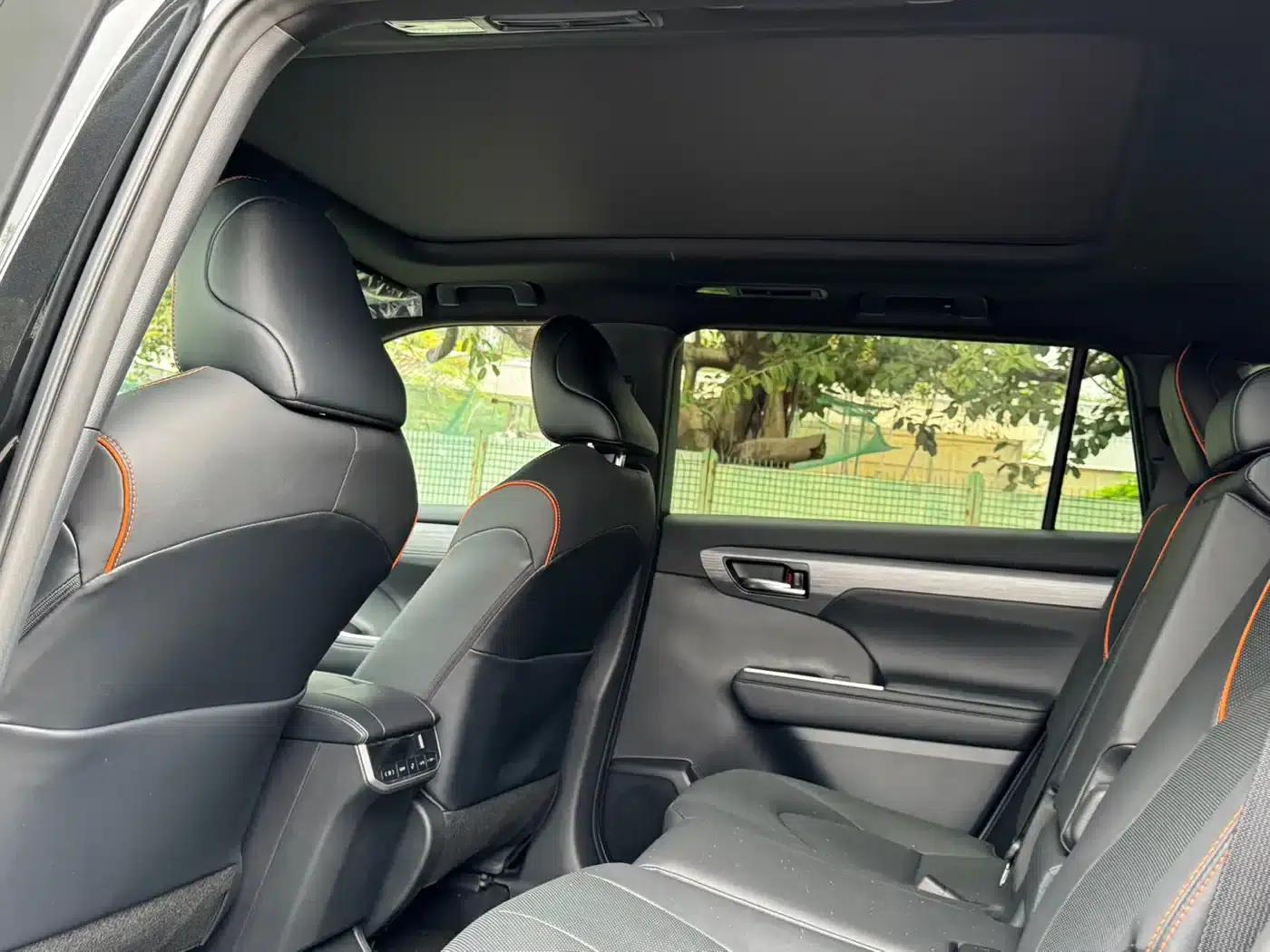 Crown Land Cruiser 2026 2.5L HEV 4WD Premium Edition — миниатюра 9