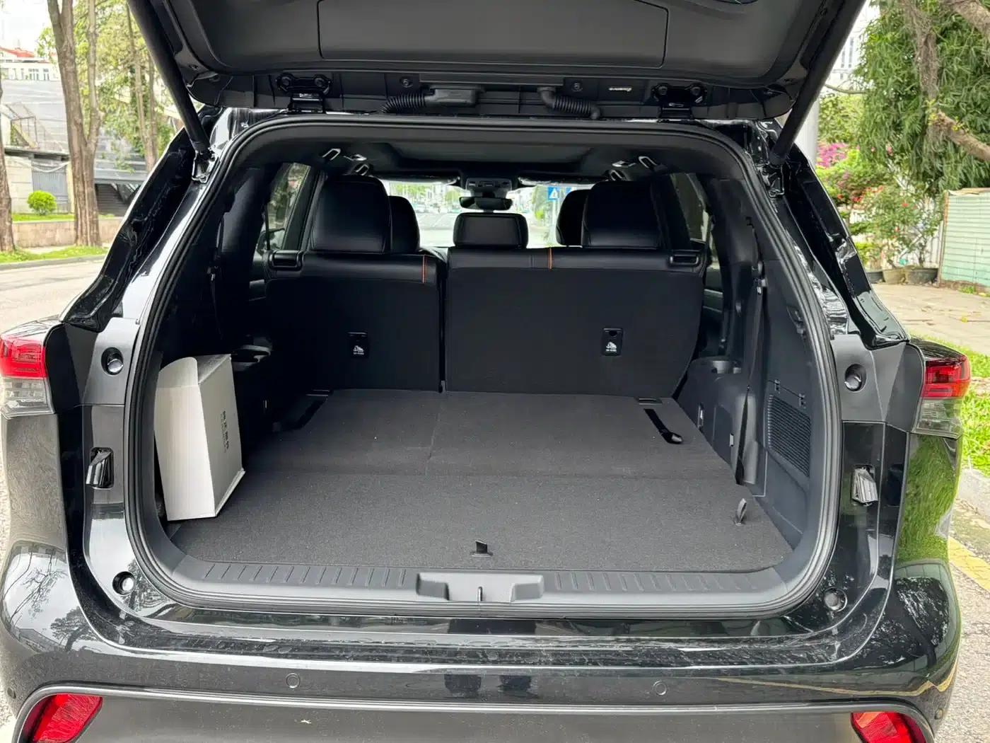 Crown Land Cruiser 2026 2.5L HEV 4WD Premium Edition — миниатюра 10