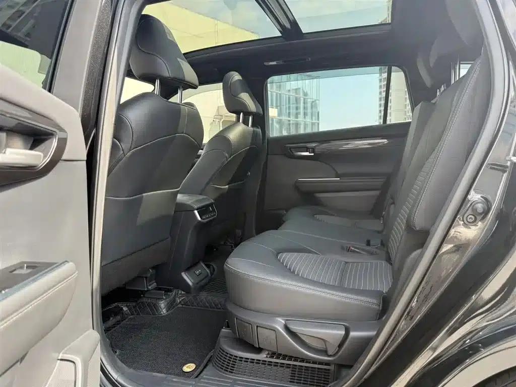 Crown Land Cruiser 2021 2.5L HEV 4WD Luxury Edition — миниатюра 13