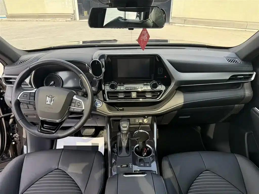 Crown Land Cruiser 2021 2.5L HEV 4WD Luxury Edition — миниатюра 14