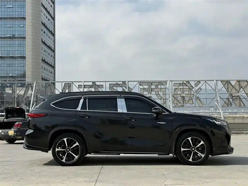 Crown Land Cruiser 2021 2.5L HEV 4WD Luxury Edition — миниатюра 7