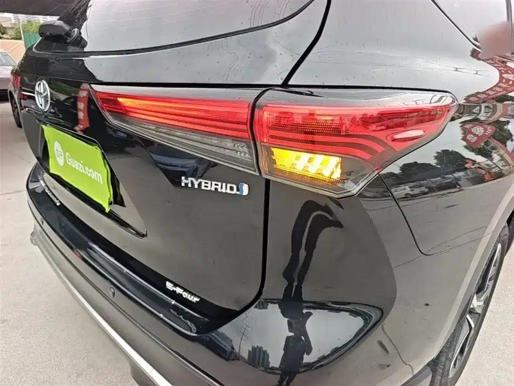 Crown Land Cruiser 2022 2.5L HEV 4WD Luxury Edition — миниатюра 8
