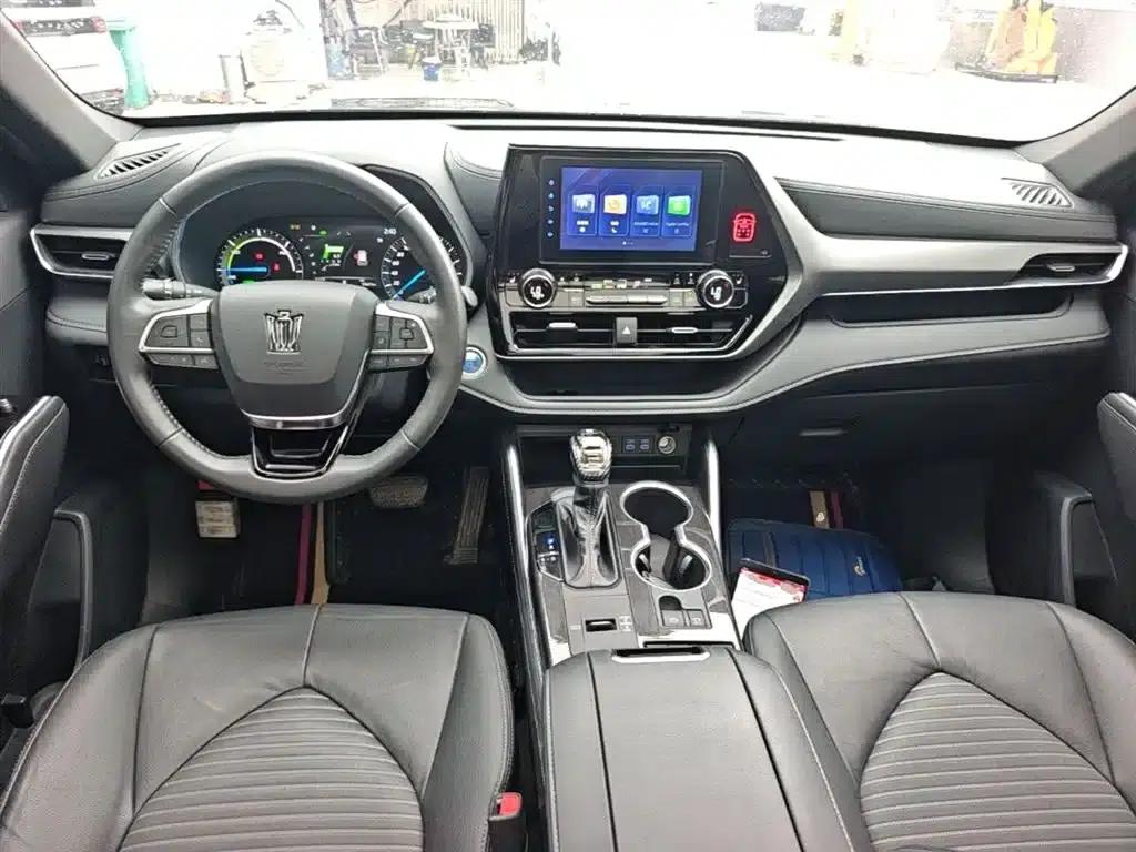 Crown Land Cruiser 2022 2.5L HEV 4WD Luxury Edition — миниатюра 10