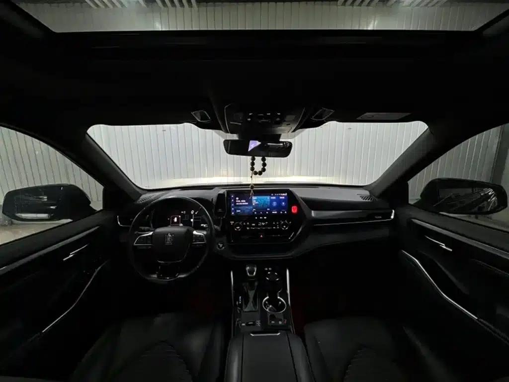 Crown Land Cruiser 2023 2.5L HEV 4WD Premium Edition — миниатюра 11