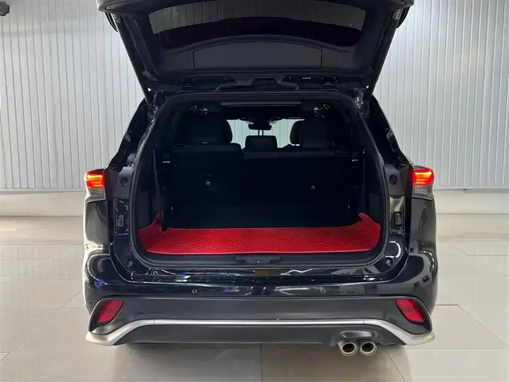 Crown Land Cruiser 2023 2.5L HEV 4WD Premium Edition — миниатюра 20