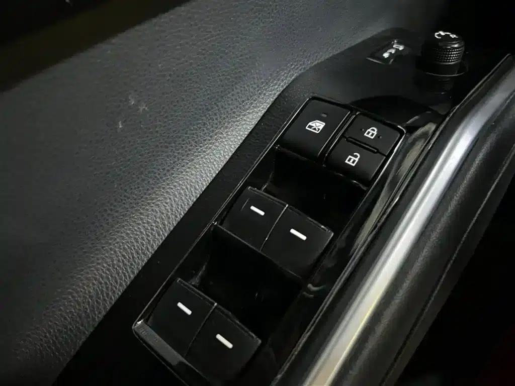 Crown Land Cruiser 2023 2.5L HEV 4WD Premium Edition — миниатюра 21
