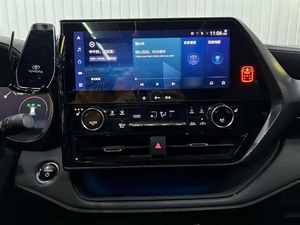 Crown Land Cruiser 2023 2.5L HEV 4WD Premium Edition — миниатюра 6
