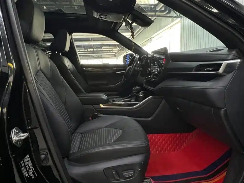 Crown Land Cruiser 2023 2.5L HEV 4WD Premium Edition — миниатюра 7