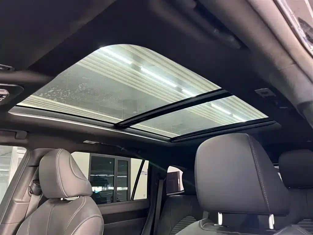 Crown Land Cruiser 2023 2.5L HEV 4WD Premium Edition — миниатюра 8