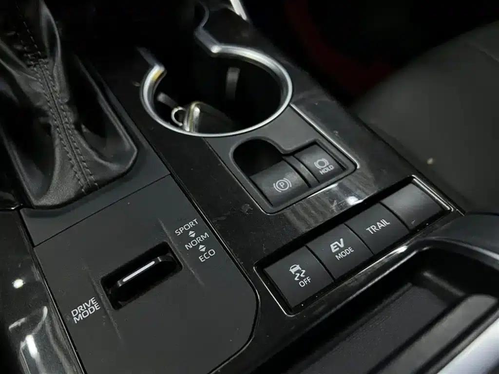 Crown Land Cruiser 2023 2.5L HEV 4WD Premium Edition — миниатюра 10