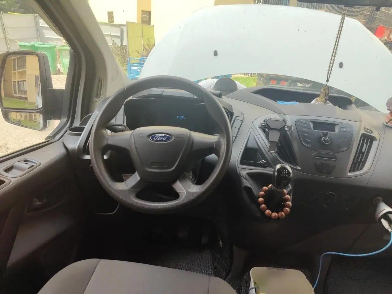 Ford Transit 2019 2.0T Diesel Multi-Purpose Commercial Vehicle Mid-Drive Mid-Roof 6-Seater China VI Standard — миниатюра 11