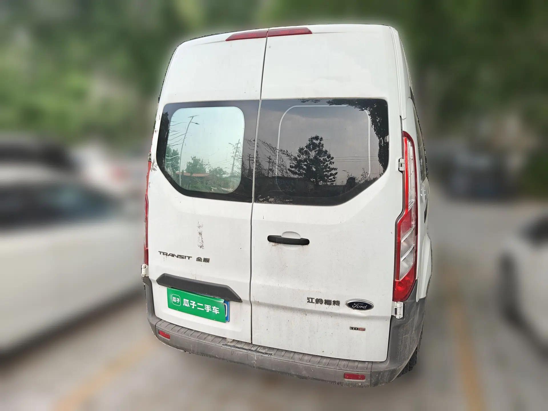 Ford Transit 2017 2.0T Diesel Multi-Function Commercial Vehicle Mid-Drive Mid-Roof China V Standard — миниатюра 5