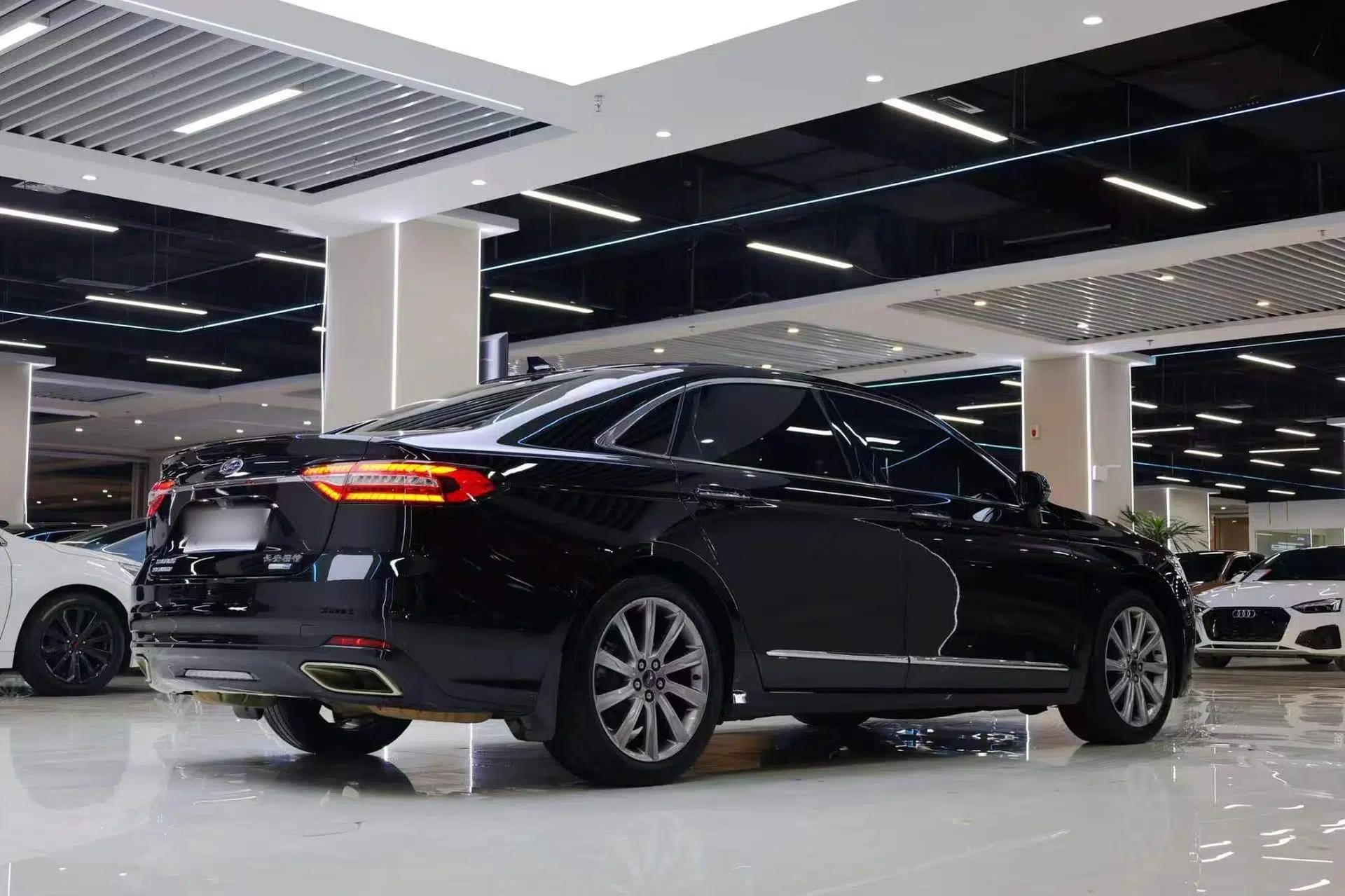 Ford Taurus 2019 EcoBoost 245 Premium Edition — миниатюра 15