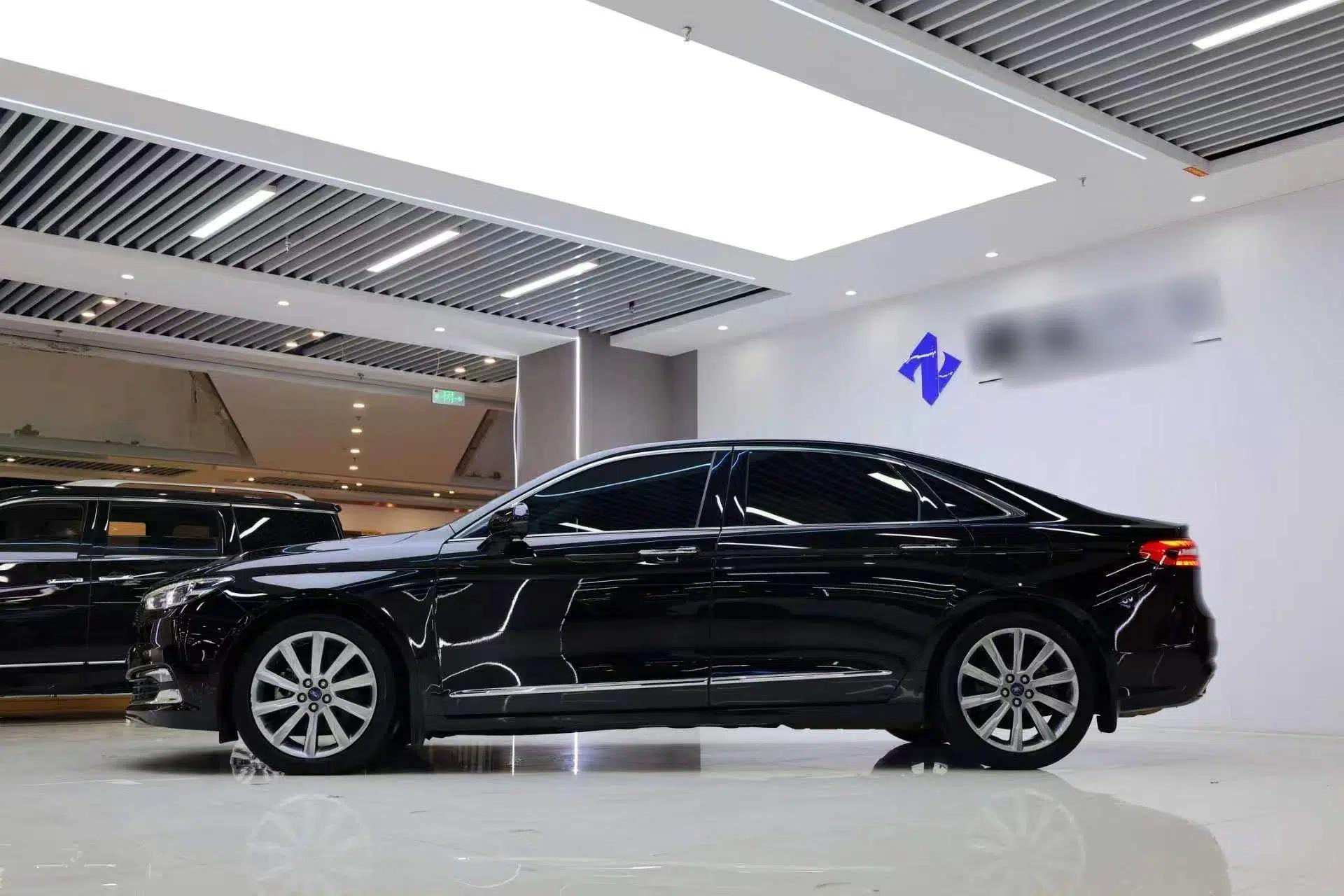 Ford Taurus 2019 EcoBoost 245 Premium Edition — миниатюра 3