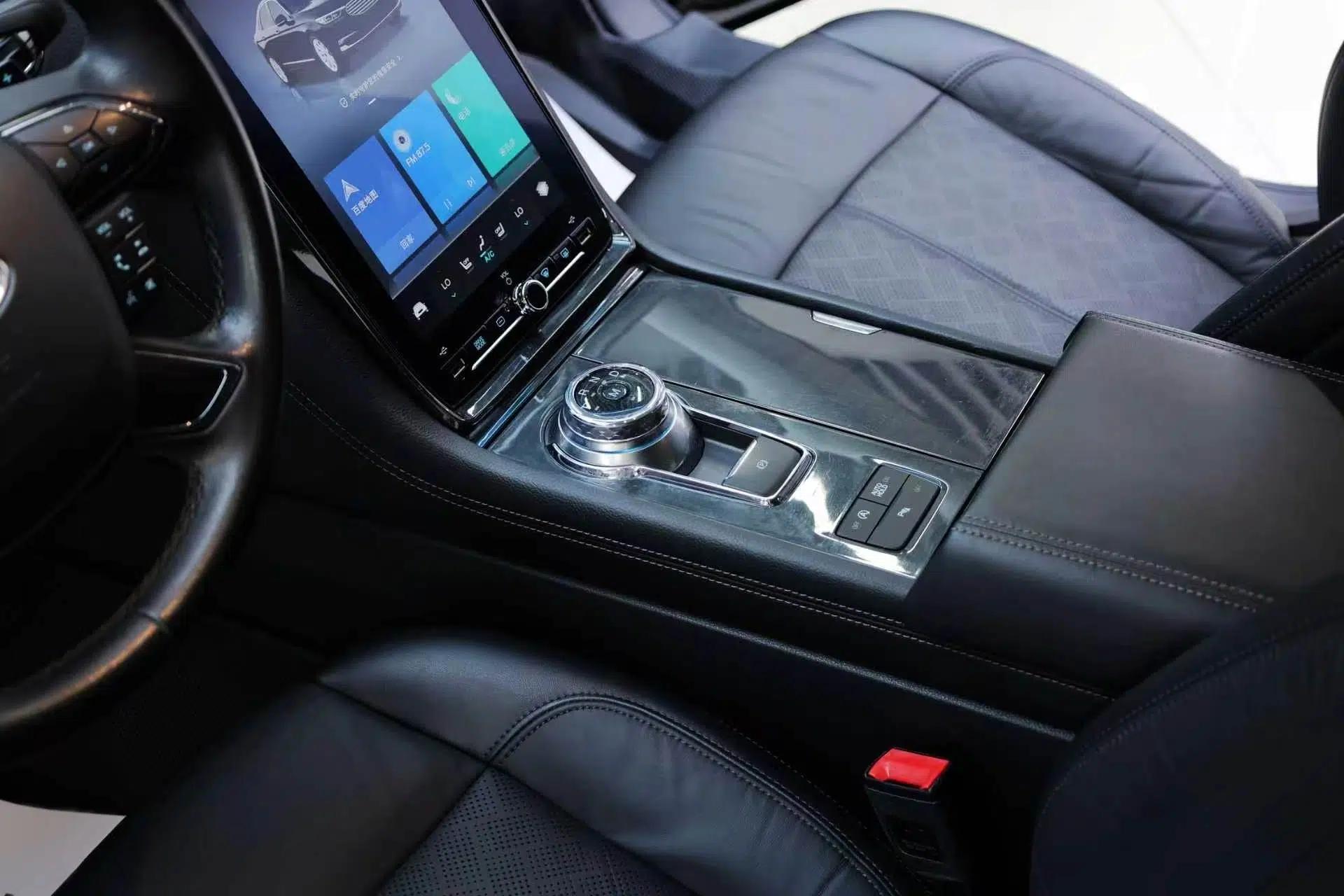 Ford Taurus 2019 EcoBoost 245 Premium Edition — миниатюра 28