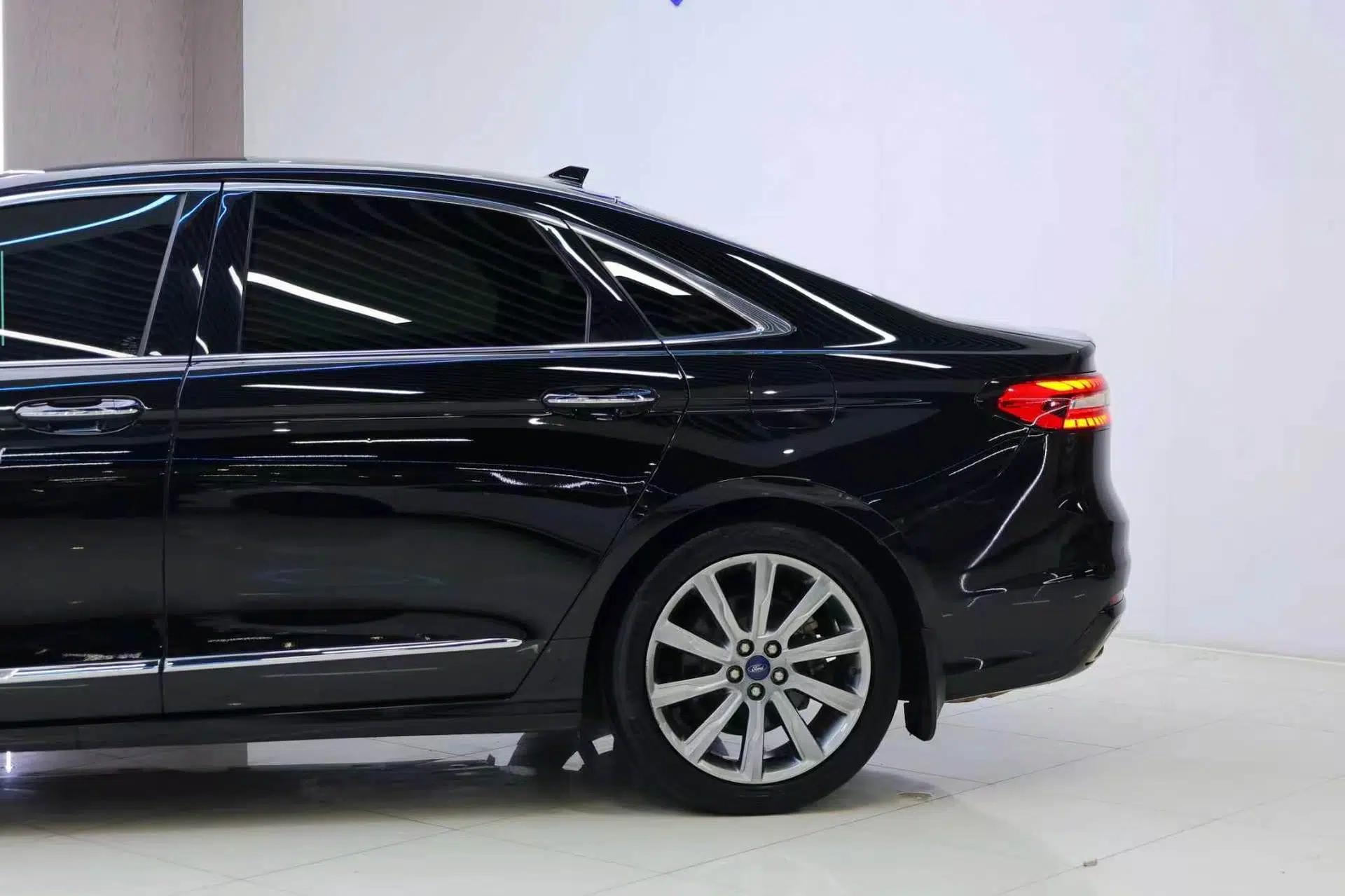 Ford Taurus 2019 EcoBoost 245 Premium Edition — миниатюра 4