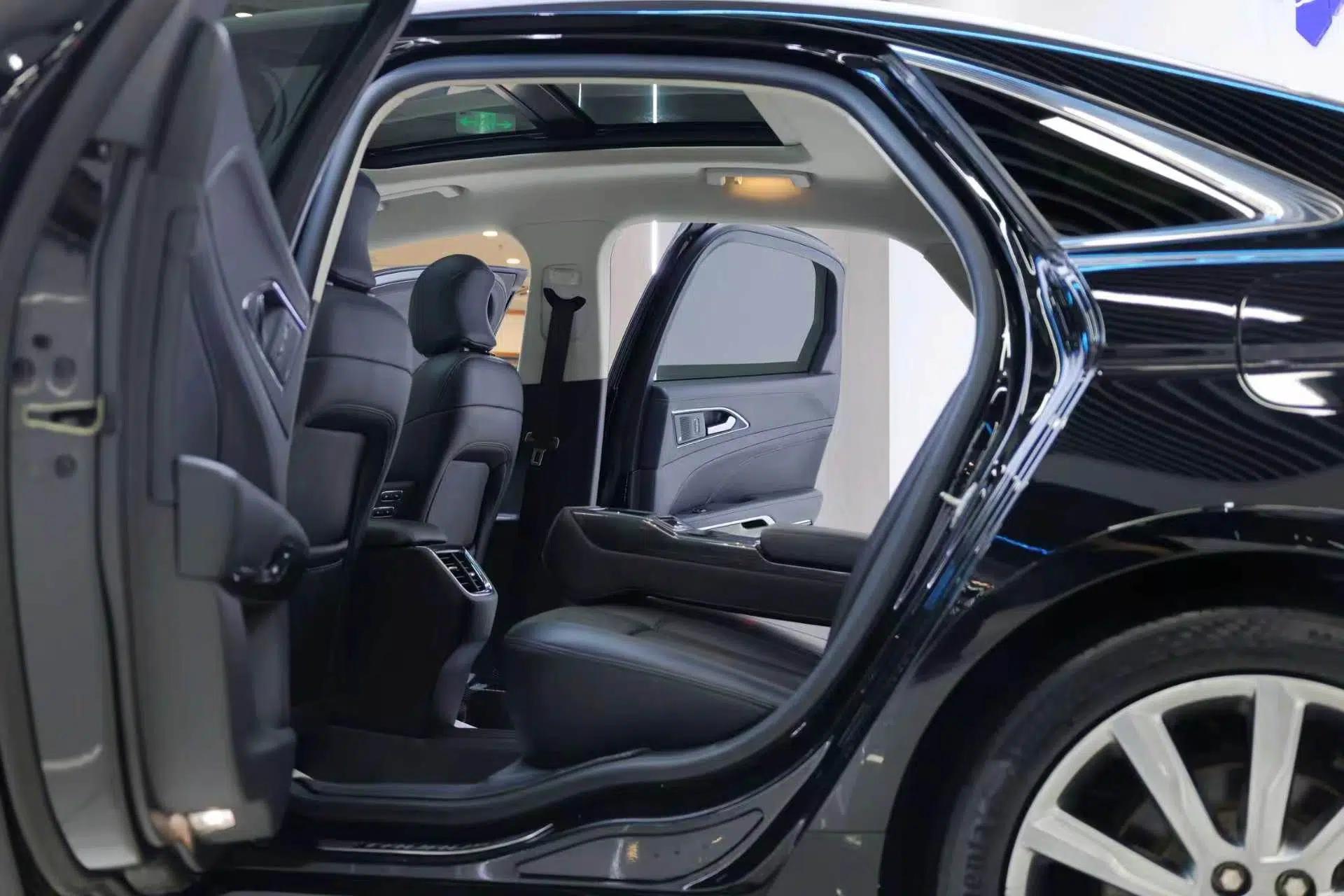 Ford Taurus 2019 EcoBoost 245 Premium Edition — миниатюра 32