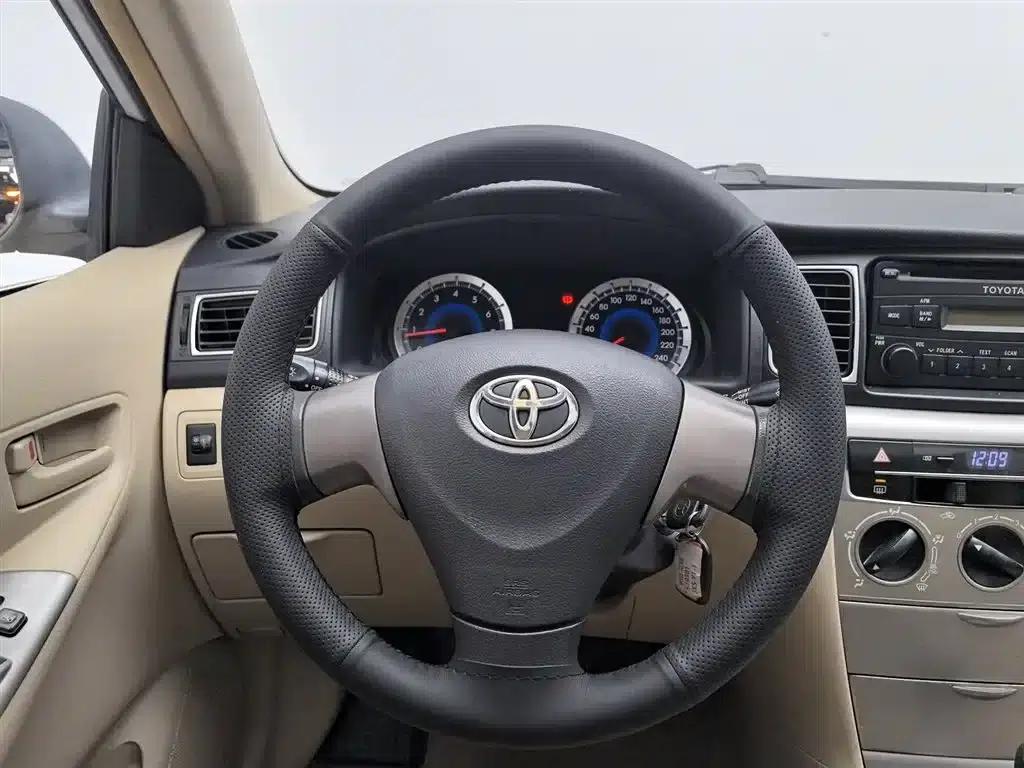 Corolla 2013 1.6L Automatic Premium Edition — миниатюра 11