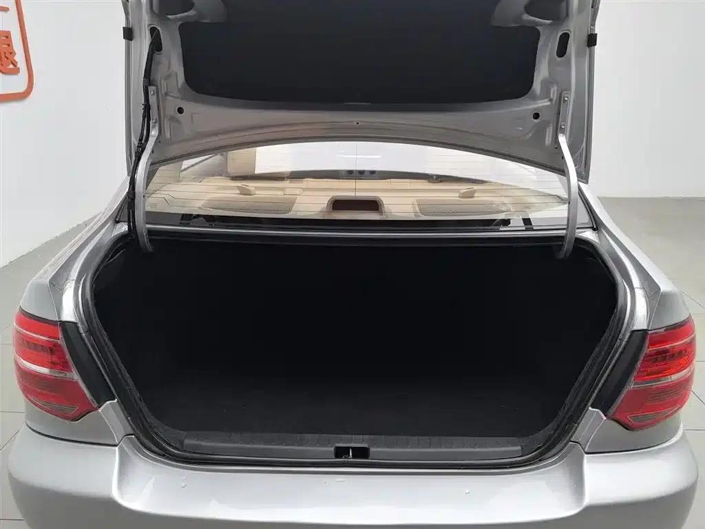 Corolla 2013 1.6L Automatic Premium Edition — миниатюра 16