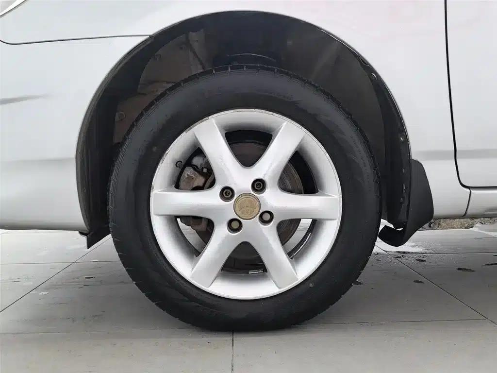 Corolla 2013 1.6L Automatic Premium Edition — миниатюра 17